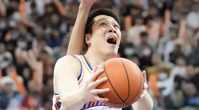 莱比锡训练开放日，今夜战术微调引欢呼，CBA季后赛在即，控场能力受关注的简单介绍