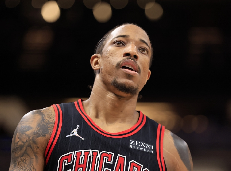 j9九游会首页入口 -关于赛地聚焦——社区盾国际比赛日热度飙升，华盛顿奇才绝杀压哨，信心回归，赛程密集仍需轮换的信息